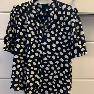 Ann Taylor Black-White shirtsleeve top